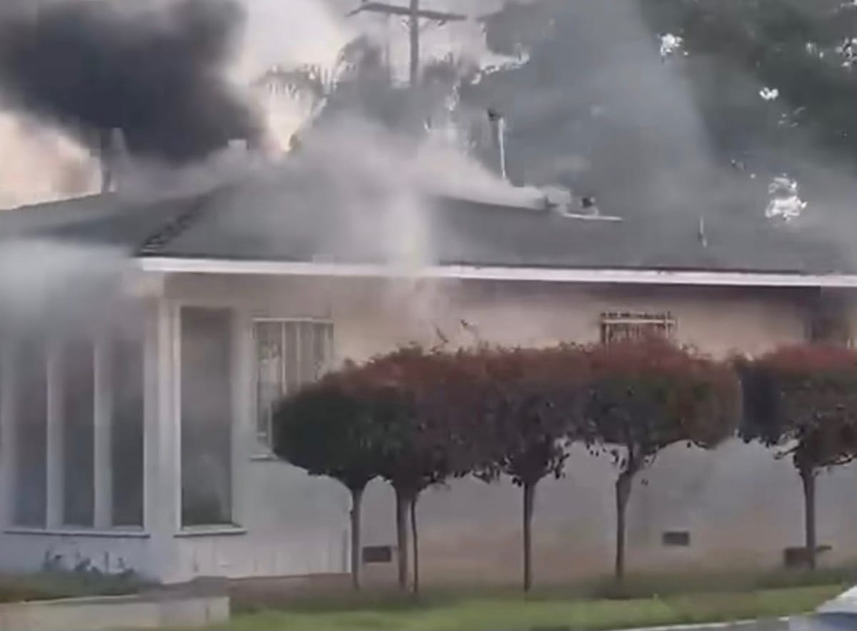 1 dead in West Long Beach house fire, authorities say